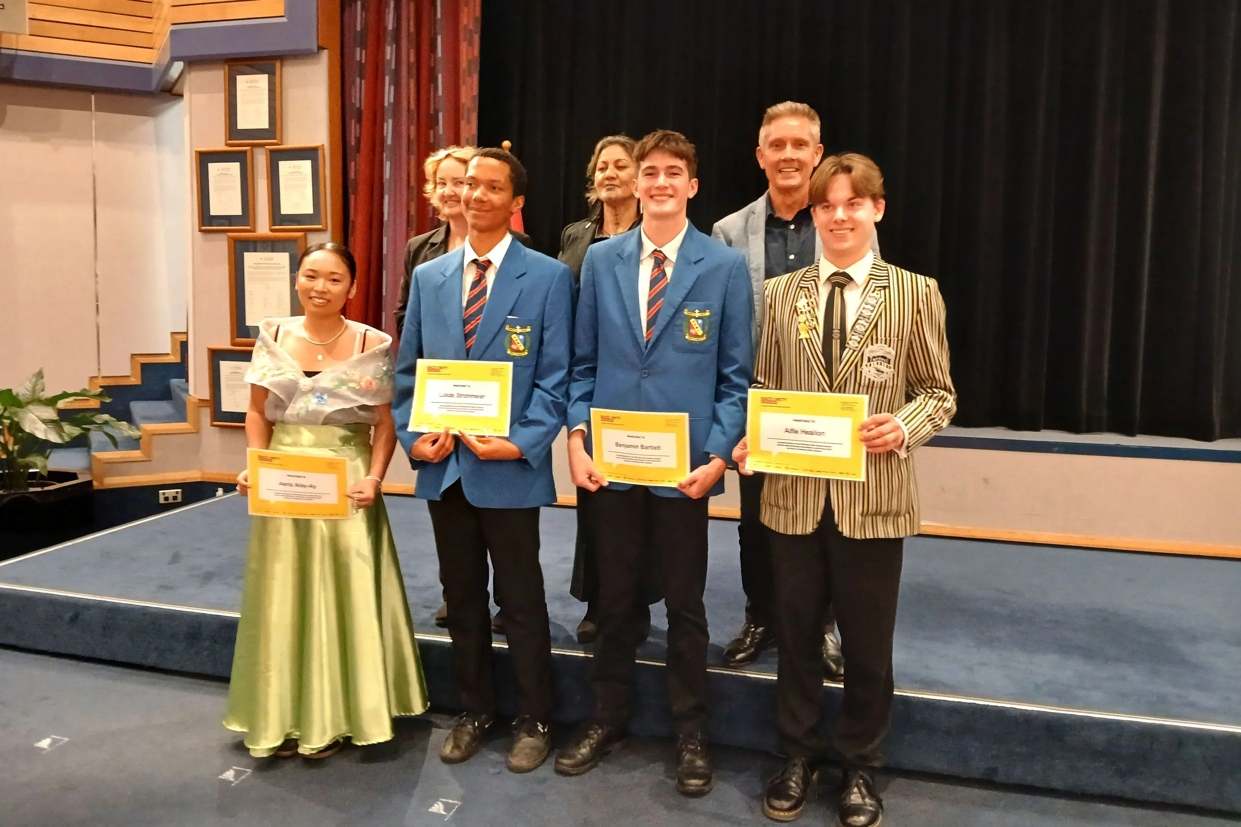 Np-Contestants-and-Judges-2.jpg