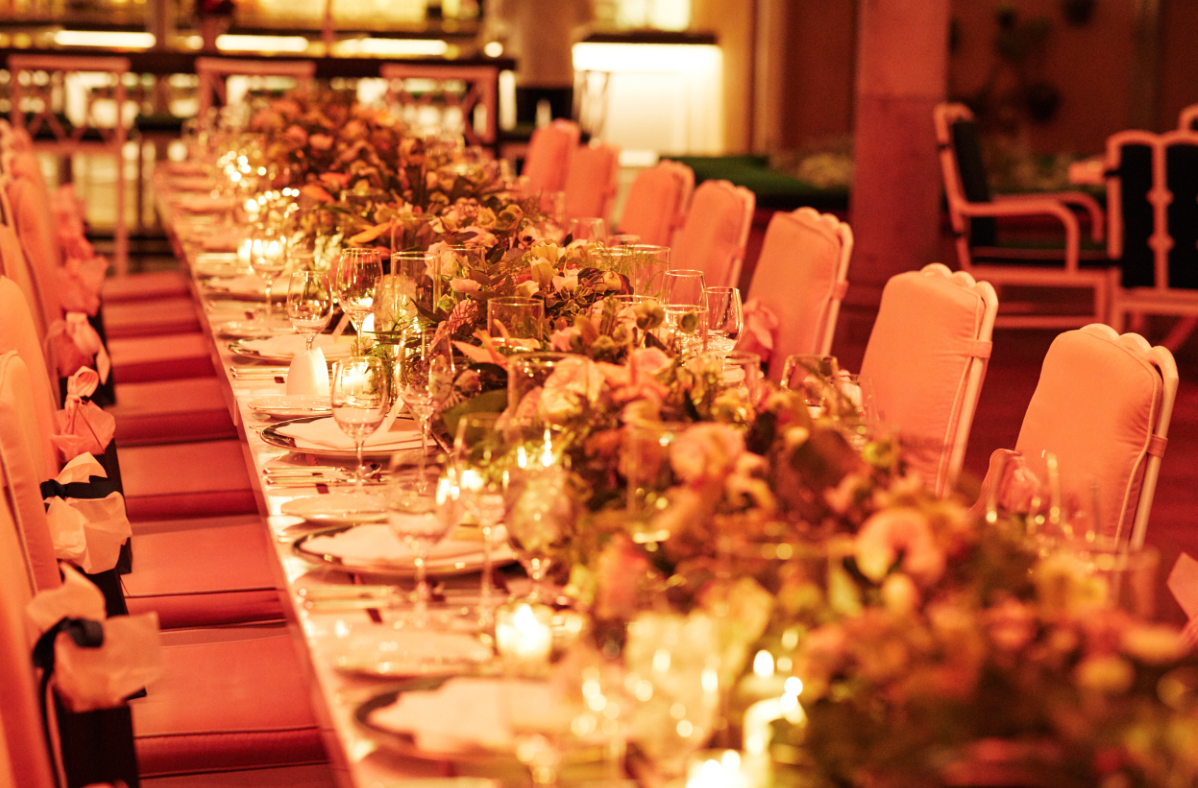 Florals by Matty of the Petal Workshop adorned the table