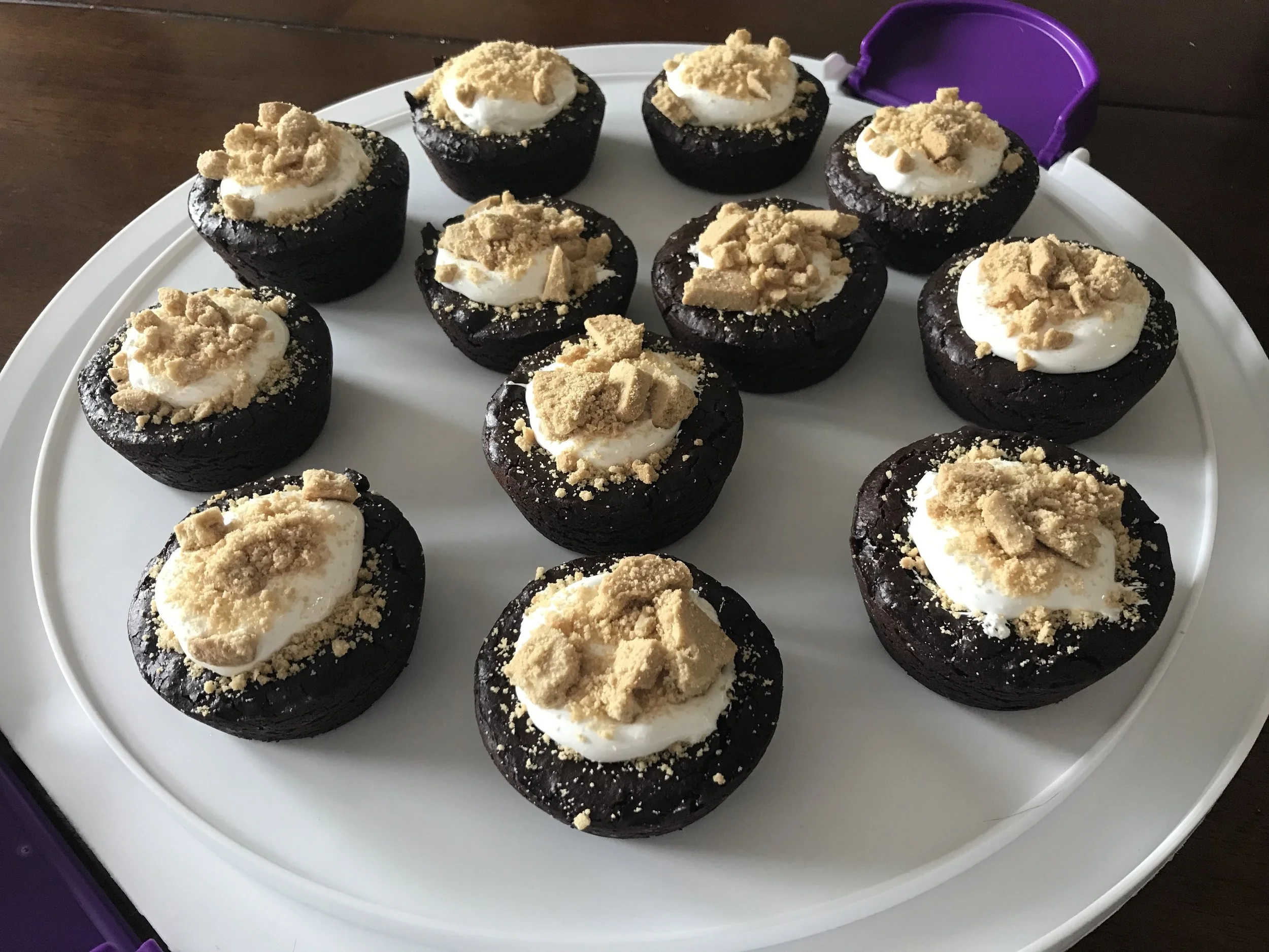 Brownies with marshmallow fluff and graham cracker crumble