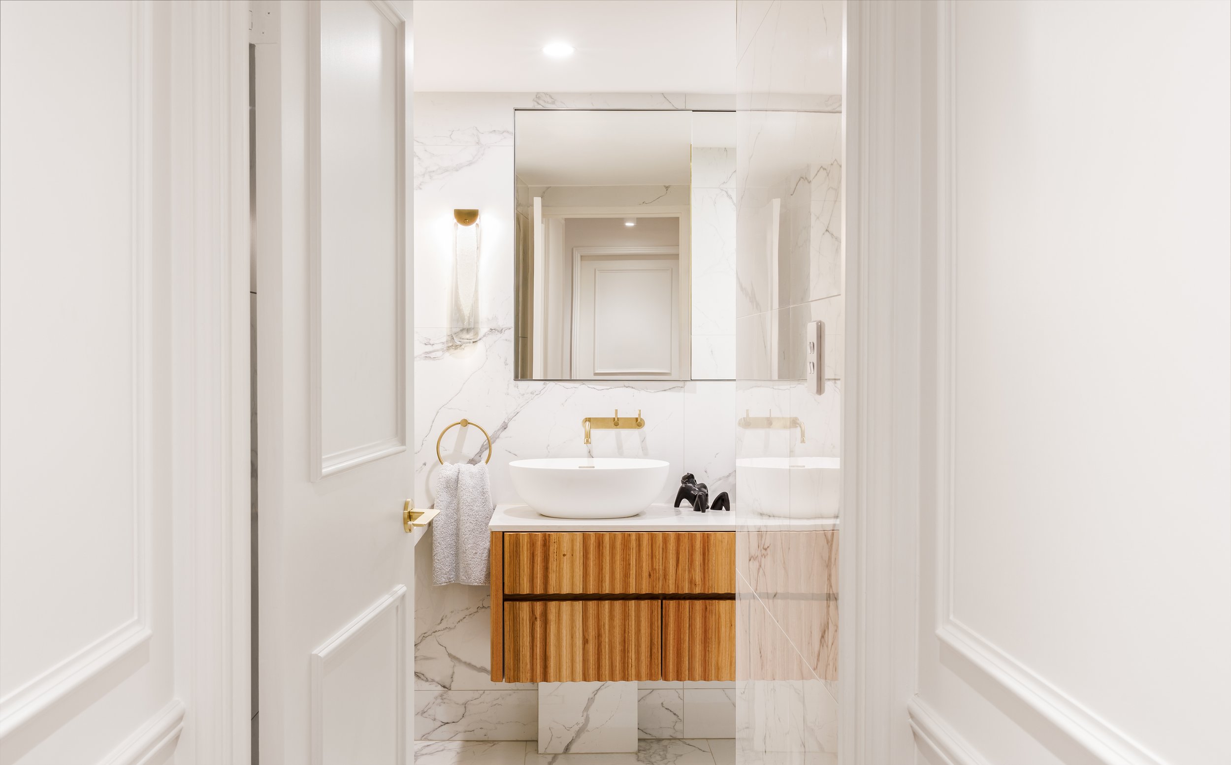 250317_VV_ACA_BROUGHAM_RESIDENCE_GUEST_BATHROOM.jpg