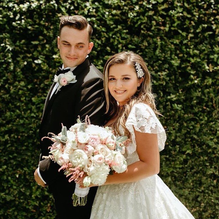 Happy Anniversary to this gorgeous couple Mr. &amp; Mrs. Salari!!! @brenderzzzzzzz 🤗❤️

Photo 📸 @andreacauneacphoto 
Makeup by me @cypress.gorres 
.
.
.
#sanantonioweddings #sanantoniomakeupartist #sanantoniotexas #sanantoniotx #satx #texas #texasw