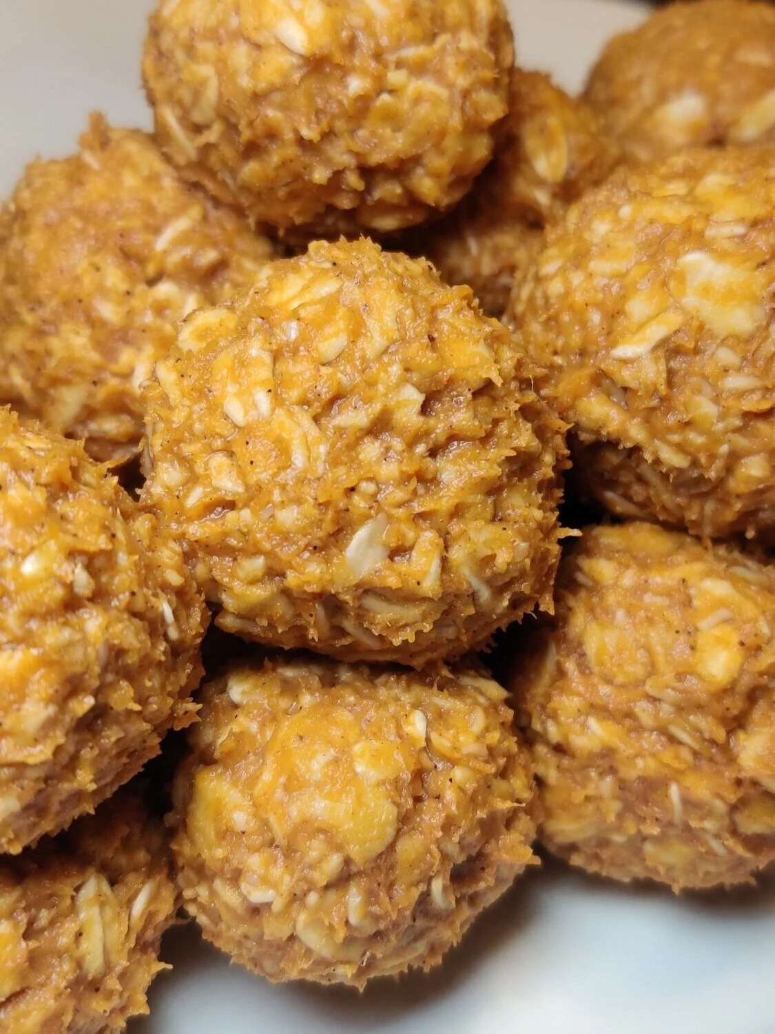No-Bake Pumpkin Energy Bites