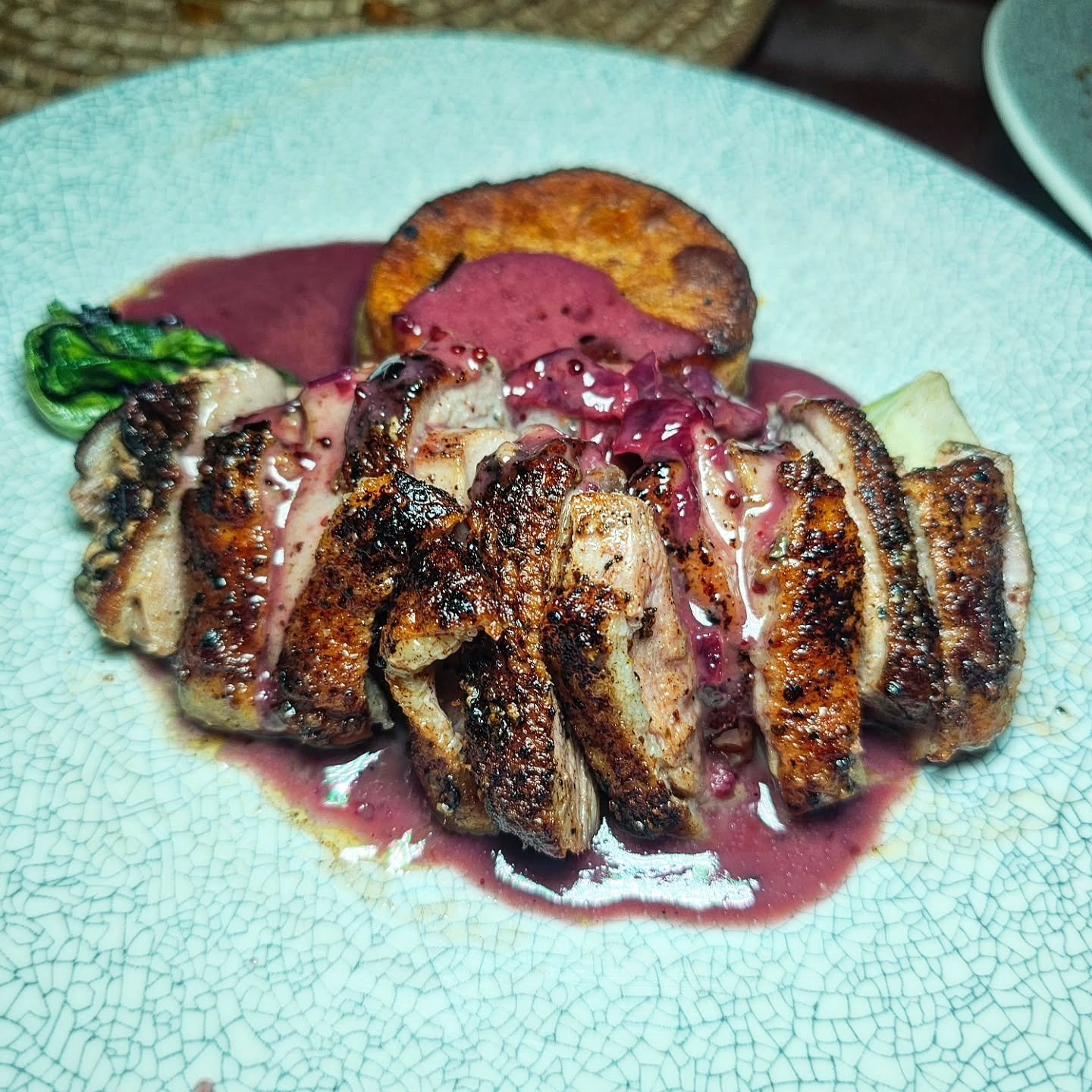 🇿🇼😋🍽 Some of my favorite meals, plates and bites this season in Harare you should take note of :

- 🦆Duck breast with blueberry red wine reduction, potato fondant and bok choy @vic22_zim Wine Bar 
- 🐖 Pork belly bao buns @laparadazim
- 🍧 Bisco