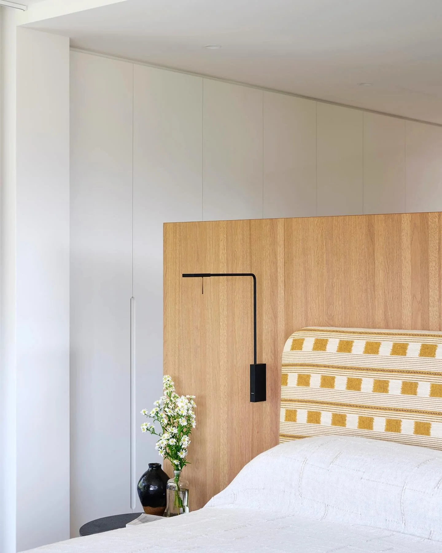 Master bedroom Darling Point 💛

Interior design @kateratnerdesign 
Build @dandebuilt 
📸 @romellopereirastudio
