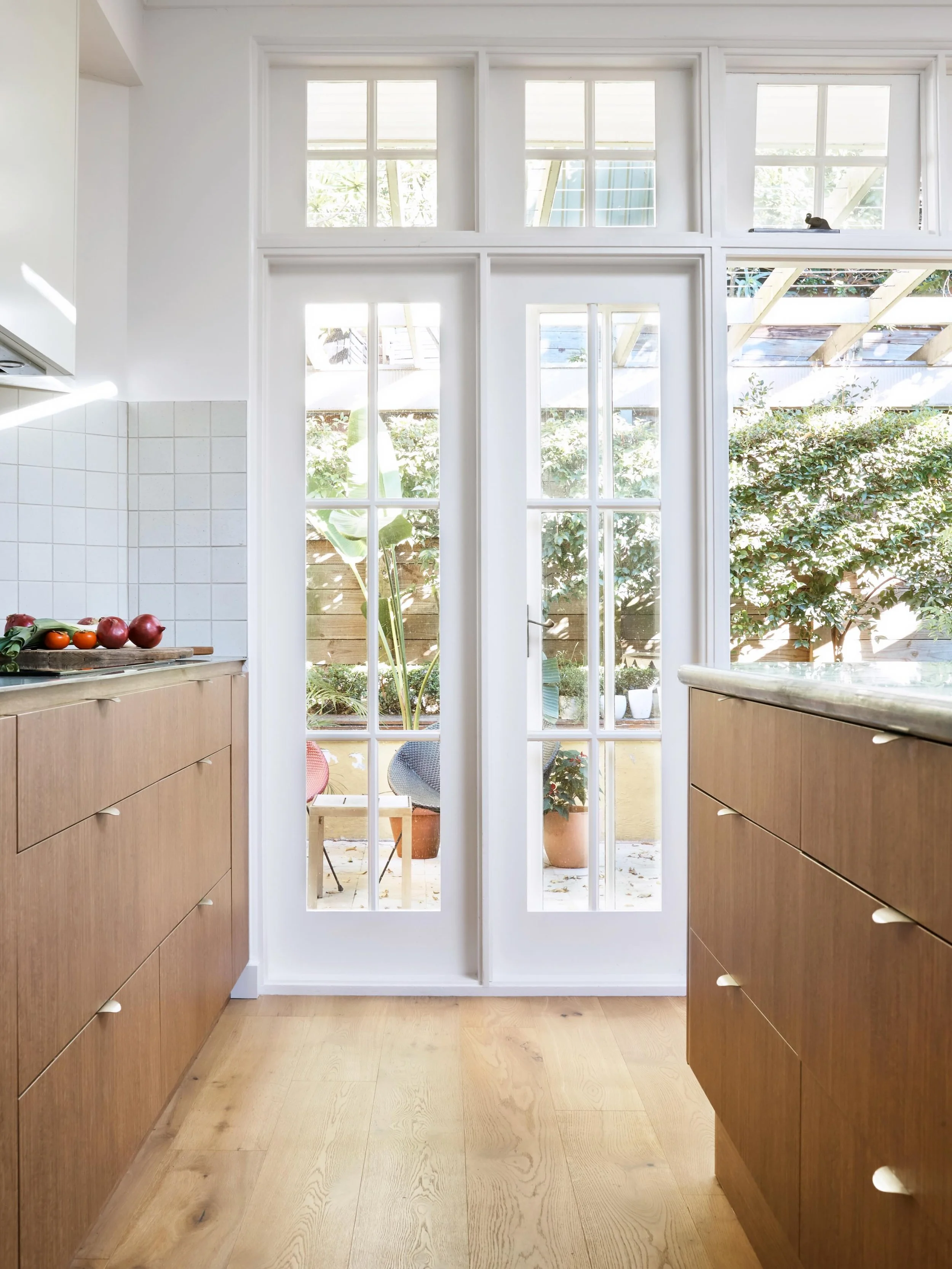 For maximum storage in your kitchen joinery, alway drawers over cupboards. 
The @loandcointeriors  Carlisle pull in nickel worked perfectly for this one. 

O&rsquo;Sullivan kitchen project 
📷 @christophermorrisphoto