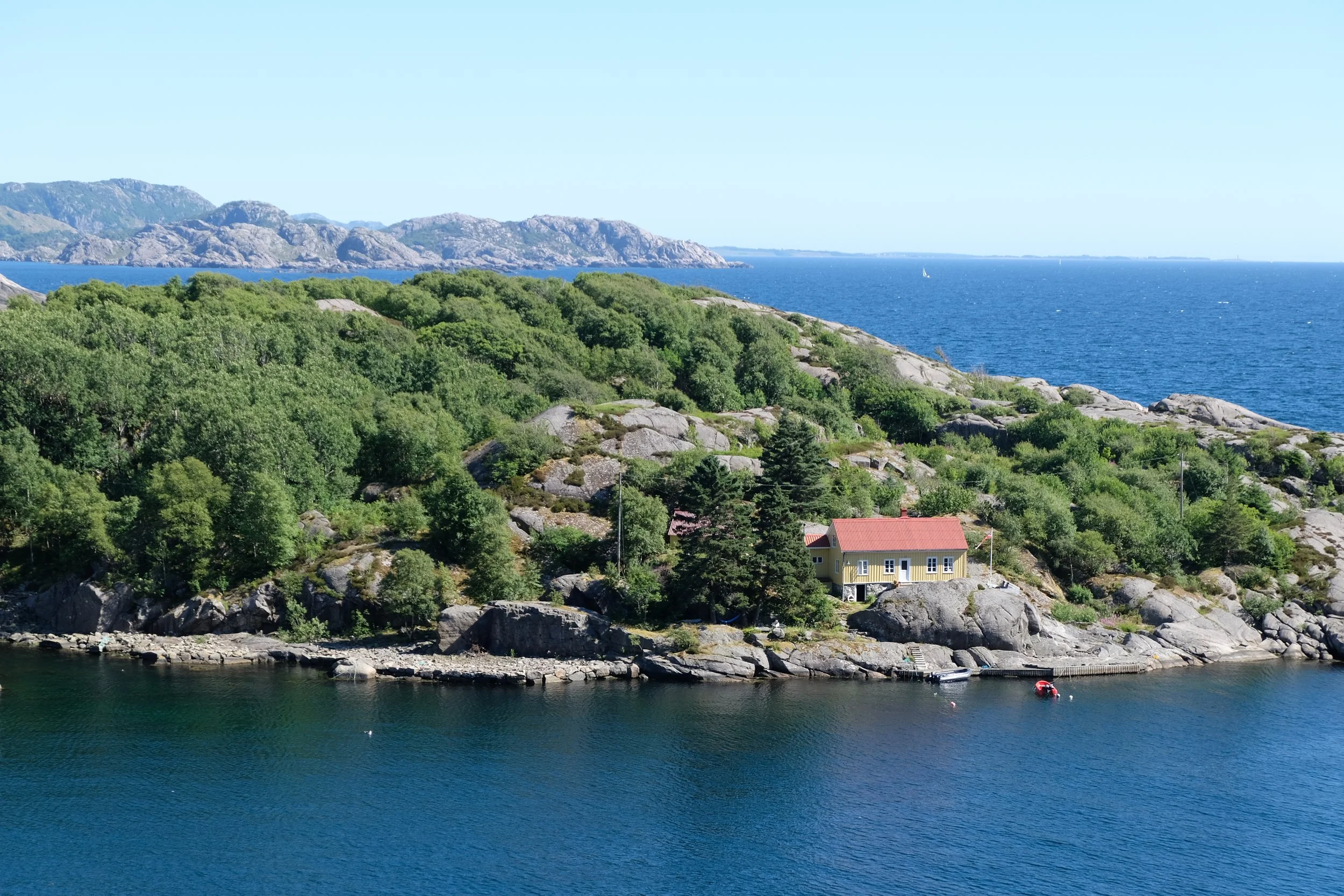 Berrefjord, Åna-Sira.