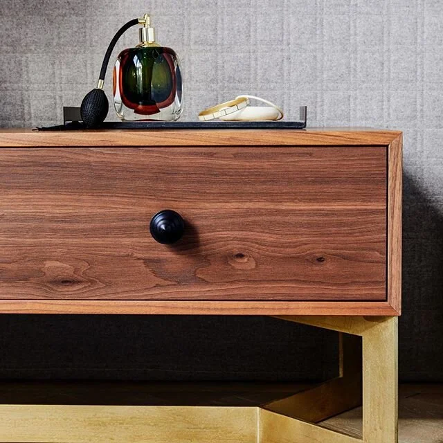 💛 RITUALS | What is your most important daily ritual? We try to think of important rituals when designing. We heard many times that the little moment before switching off the bed light.. is very important. 💛
Wat is jouw belangrijkste dagelijkse ritueel? Hoort het moment voor het uitdoen van het bedlampje daarbij? .
.
.
.
.
.
.
#walnut #nighttable #bedtable #videpoche #bespokefurniture #bespokeamsterdam #brassfurniture @alanjensen #bedhead #burokif #burokif_interiordesign #hesterstolk #rituals #dailyrituals