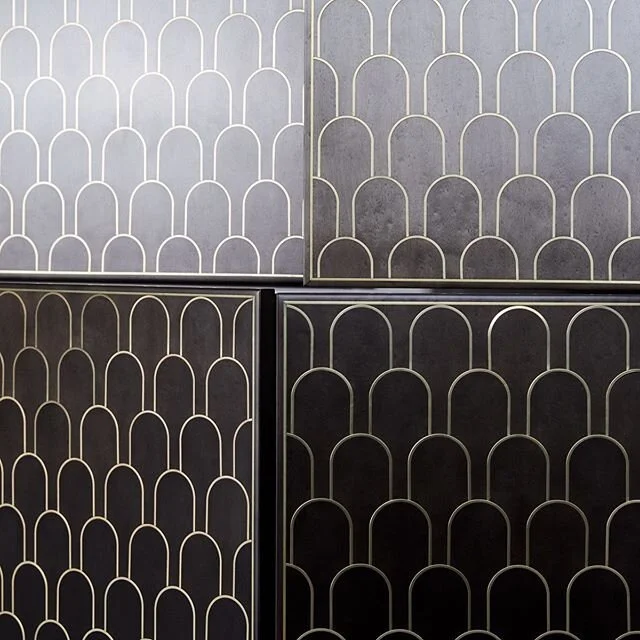 💛DETAIL | This piece that we had made-to-measure.. we love it! The gradient and the touch of gold make it truly special. We always add a few special things so that each interior is unique.
.
.
.
.
.
.
Photography copyright by Alan Jensen.
 #interieur #interiordesign #interior #interiordecorating #interior4you1 #interiores #interiors #interiores #interiordecor #interiorinspo #interiorinspiration #interiorarchitecture #decorationinterieur #interieurarchitectuur #burokif #burokif_interiordesign #hesterstolk  #interiordesign #elledecor #residencemagazine #idat