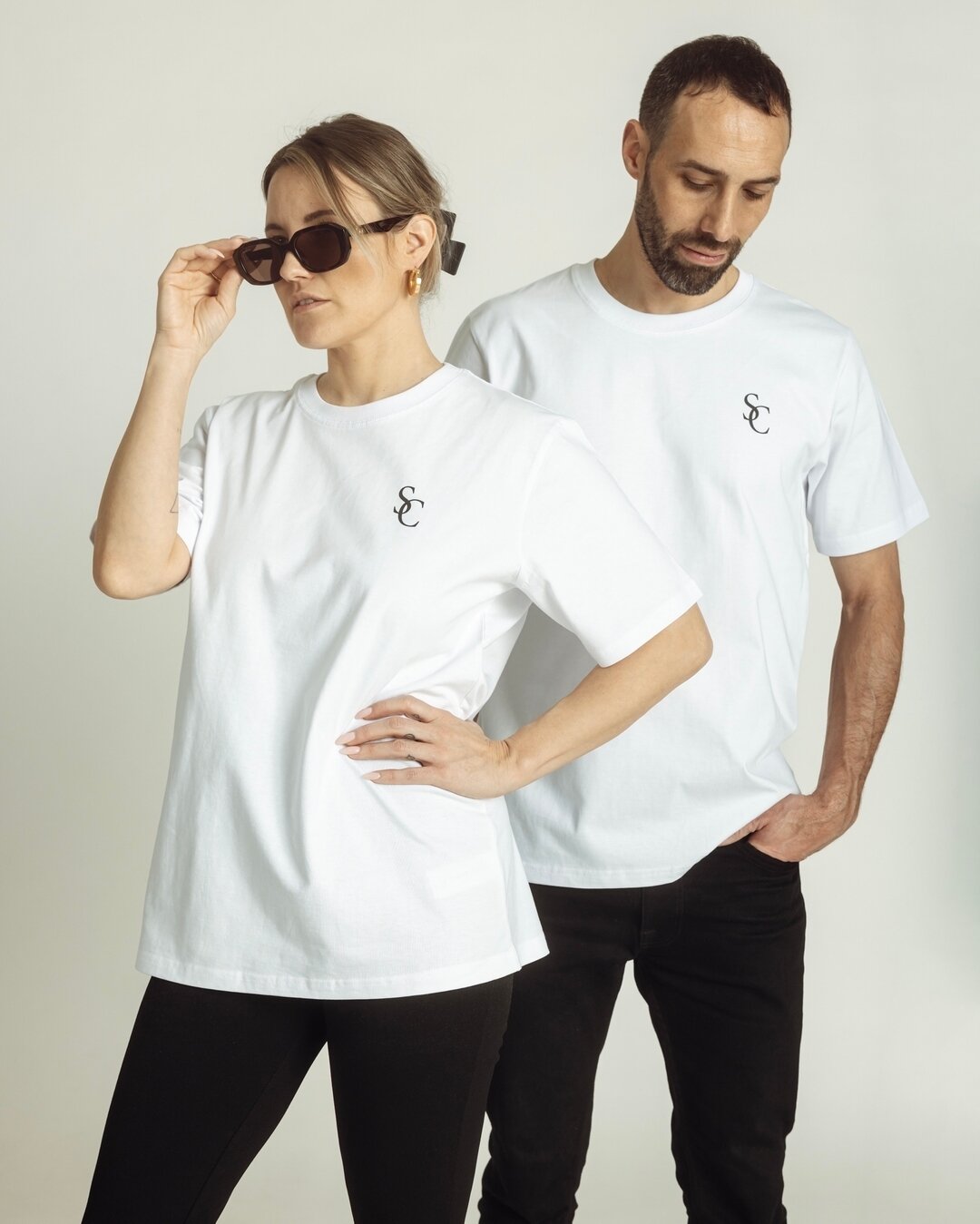 Loose unisex T-shirt produced fairly and sustainably from 100% organic cotton. 

The female model wears size XS, male model size M.