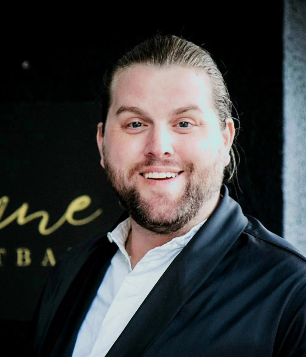 Eivind Kandal i rolla som assistenten Monsiør Vogelsang