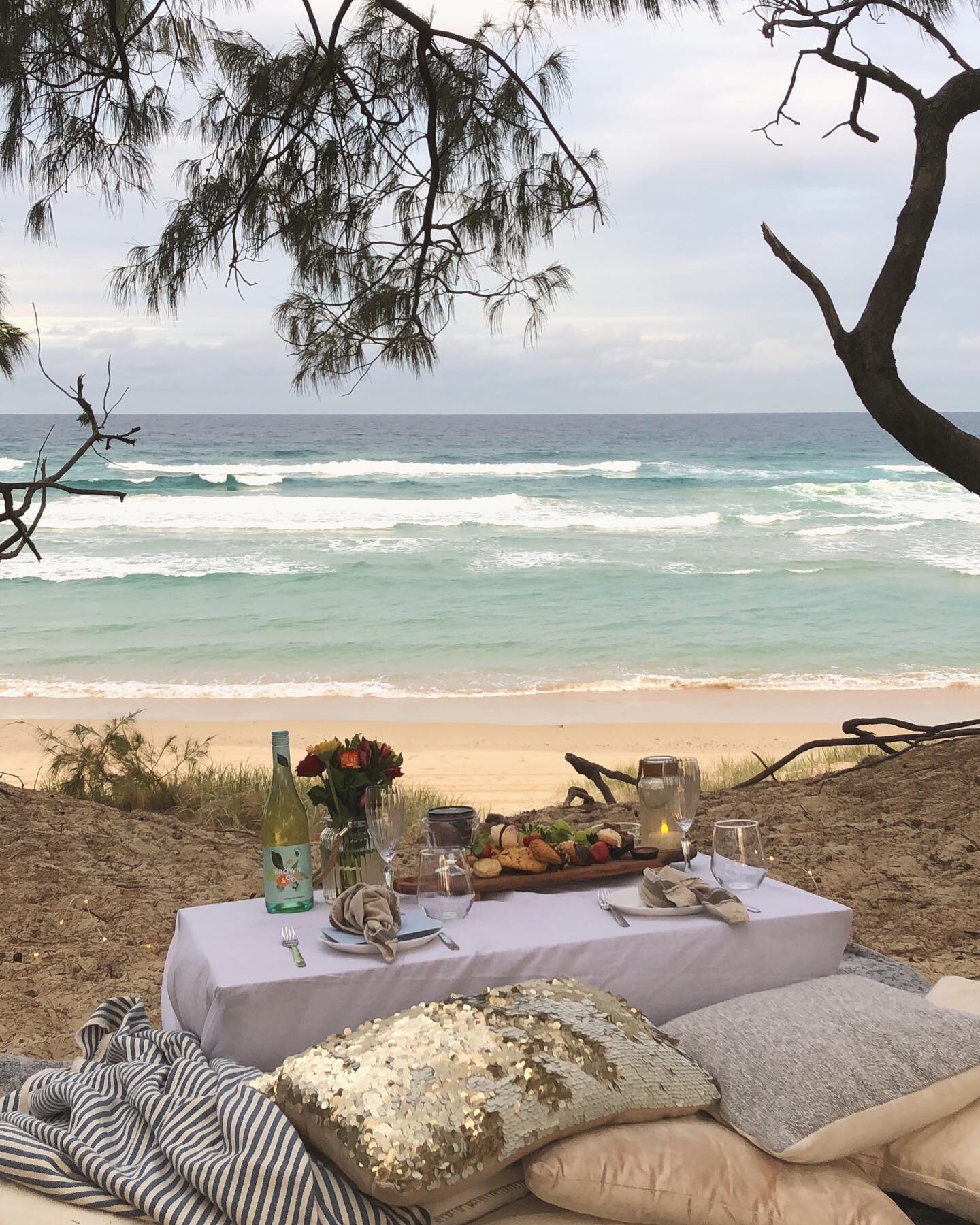 Beach dessert for lovers 🥂