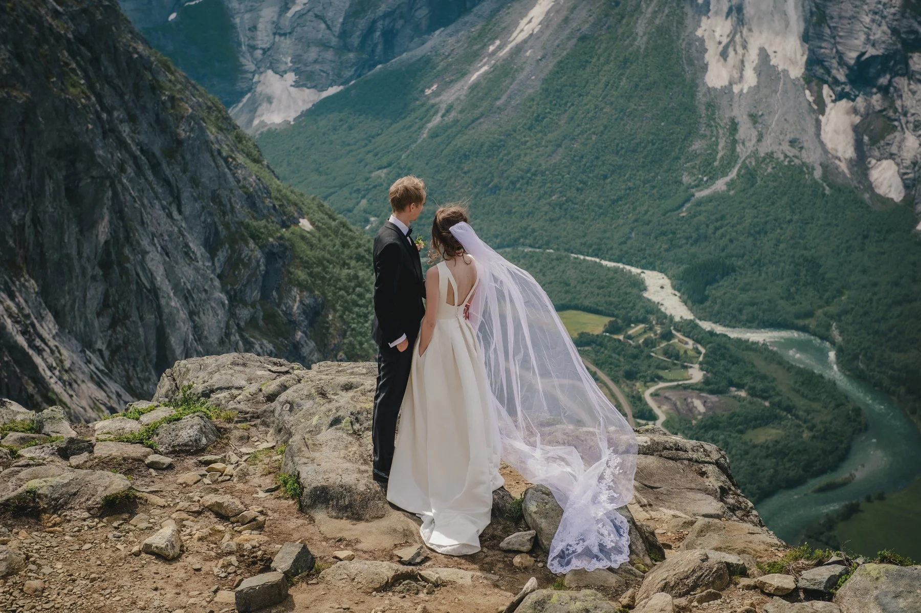 Fotograf Kristine Hellemo_wedding norway_fjellbryllup_-225.jpg