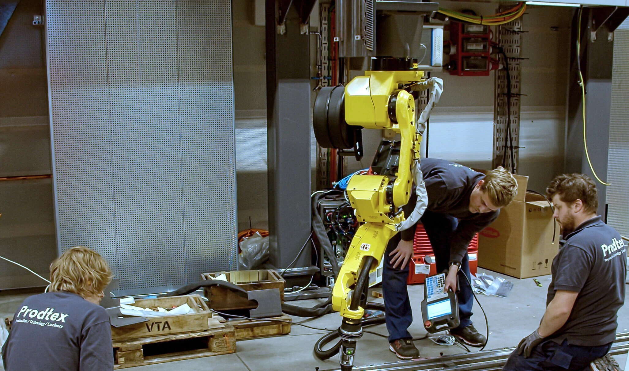 Astero, Brunvoll og Prodtex sikrer norske arbeidsplasser med hjelp av robot