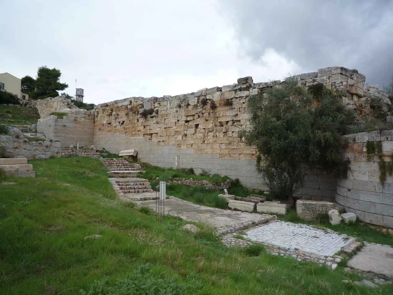 Fourth-century BCE walls from the sanctuary of Eleusis