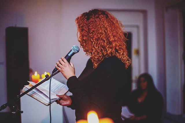 I wrote a love letter because I fell in love with a girl, and that girl was me
#oneminutejournal #heesterveldcreativecommunity
#museumnacht #poetry #spokenword 📸 @qmic