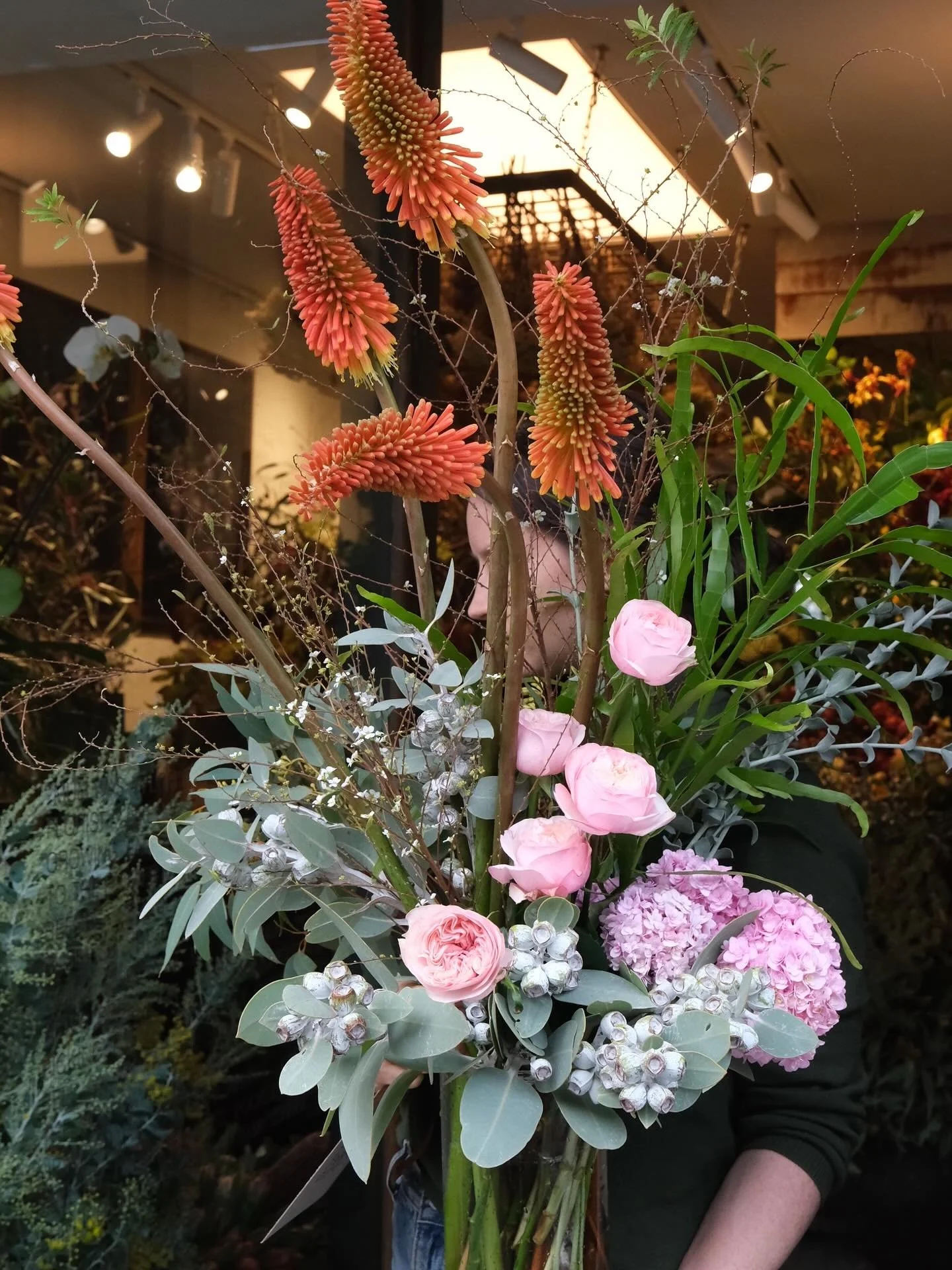 Last chance for flowers for the Long weekend 💝💝💝 we are open until 2pm today. We will be closed on Monday 9th and back on Tuesday 10th.

Have a lovely weekend ❤️

#besspaddington 
#williamstreetpaddington 
#flowers