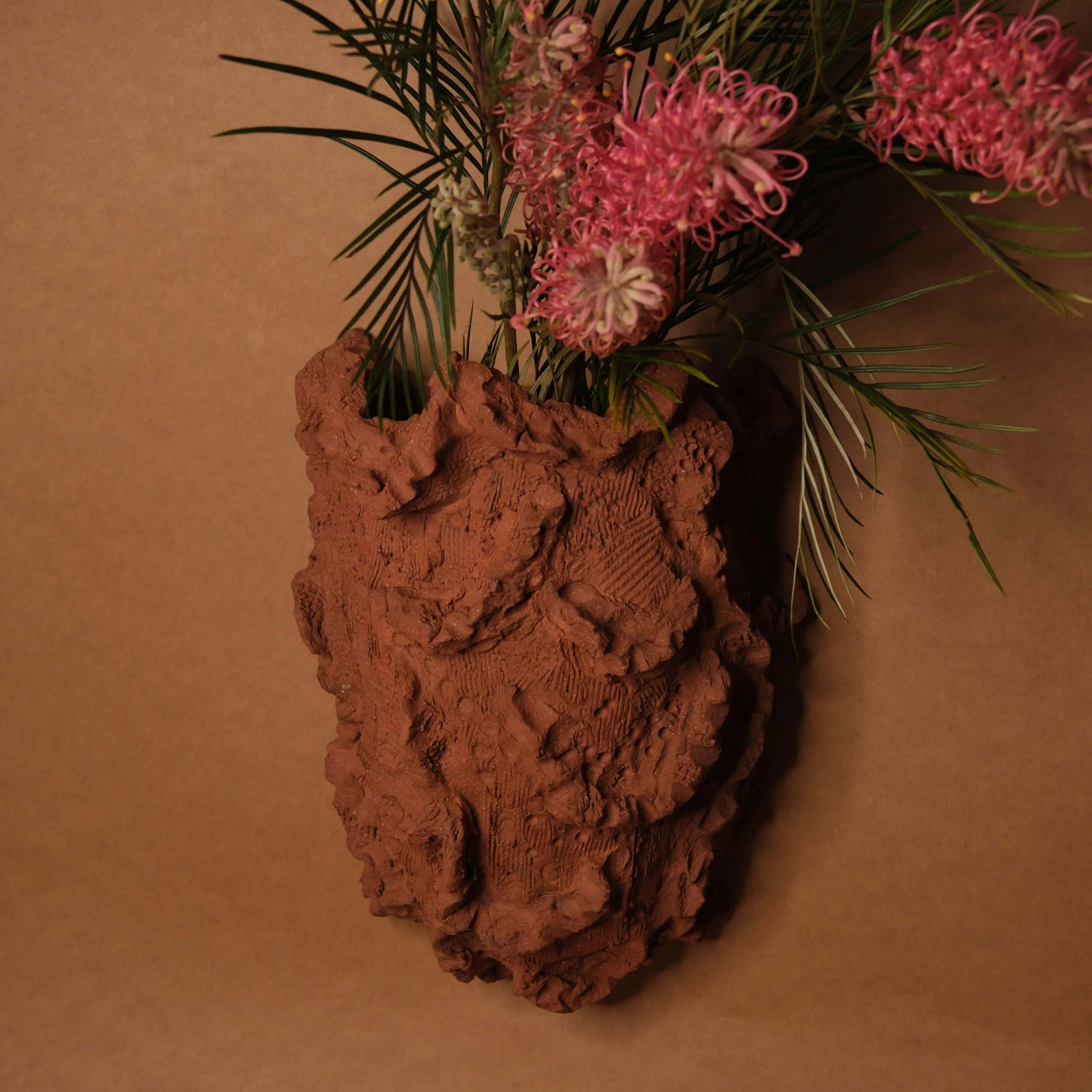 OOV24 WALL VASE #001