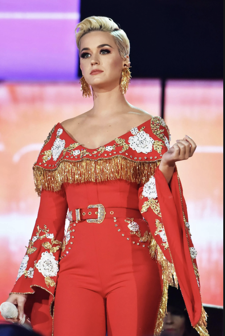 Katy Perry Grammy Awards performance with Dolly Parton 2019 1/3