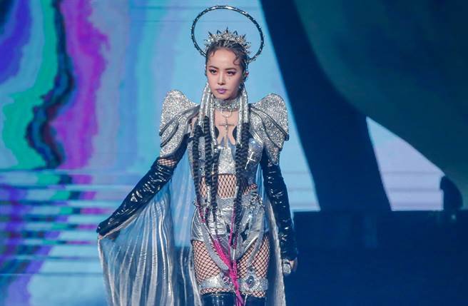 Jolin_Tsai_Heather_Picchiottino_2021_3.jpg