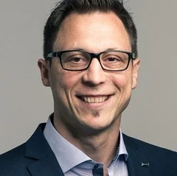 Sasha Bauer.jpeg