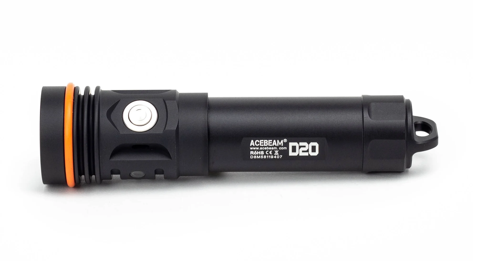 Lames et Lumens Lampe Acebeam D20-2.jpg
