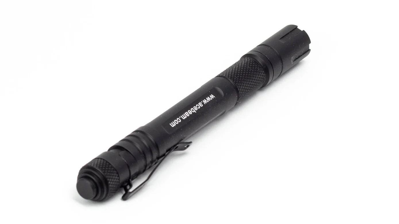 Lames+et+Lumens+Lampe+Acebeam+PT10-4.jpg