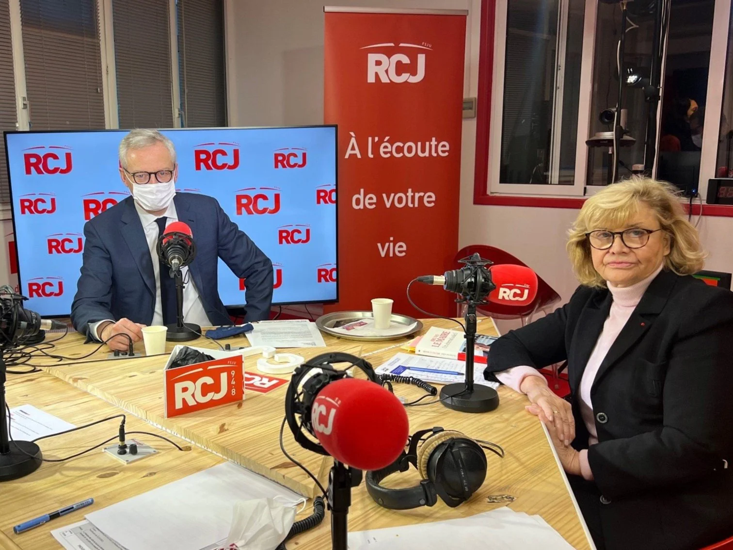 Bruno Le Maire est l'invité de Luce Perrot dans Lire la Politique sur RCJ (Copy)