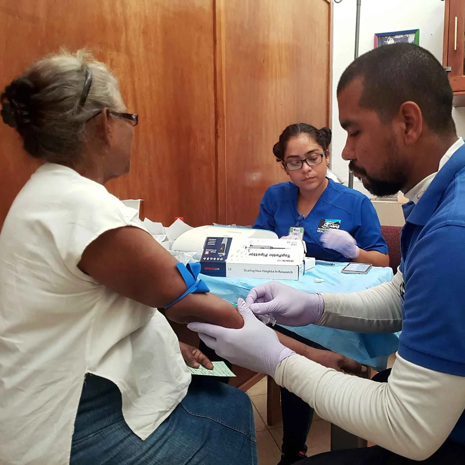 Roberto-Clemente-Clinic.jpg