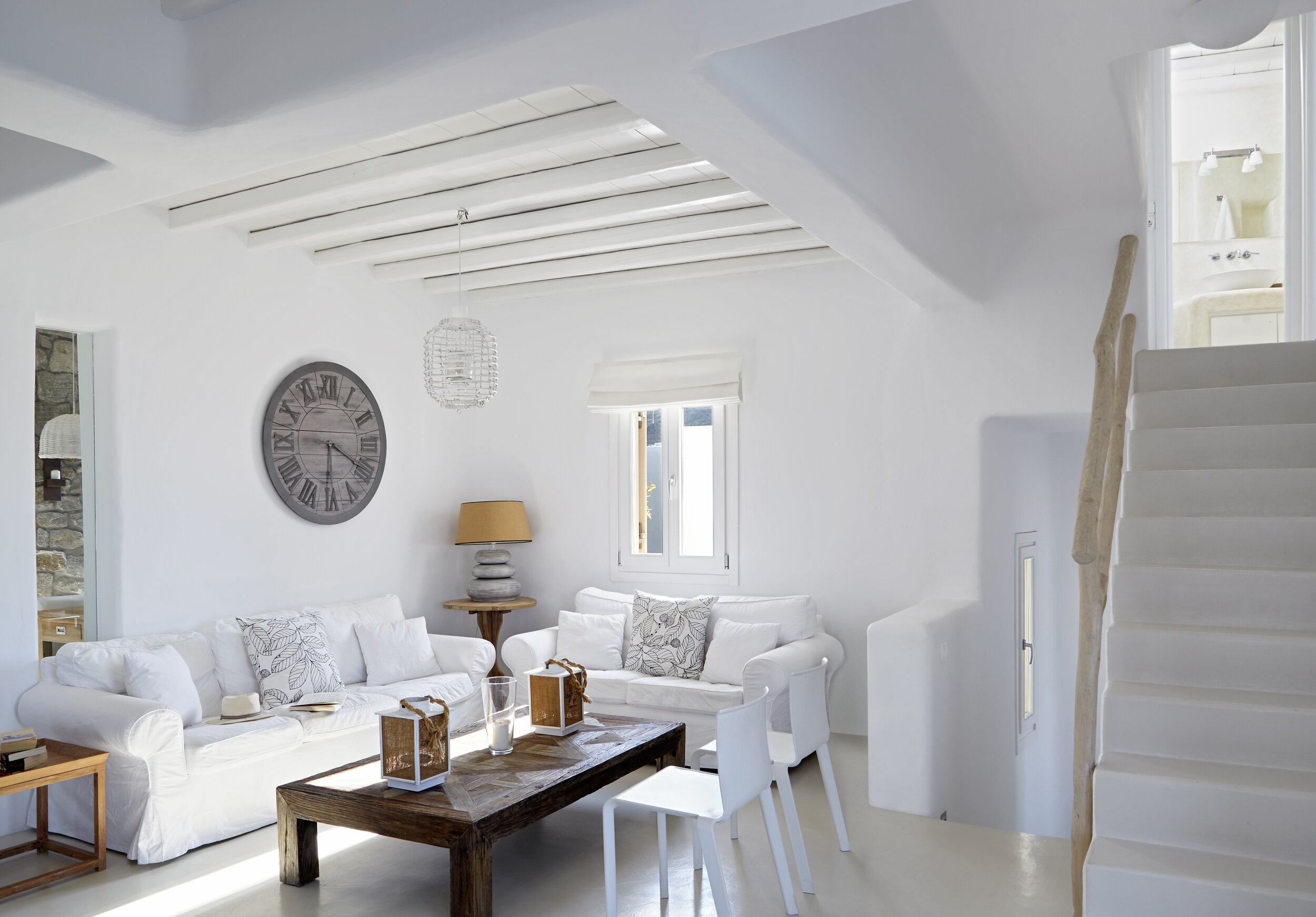 VillaWhite8621.jpg