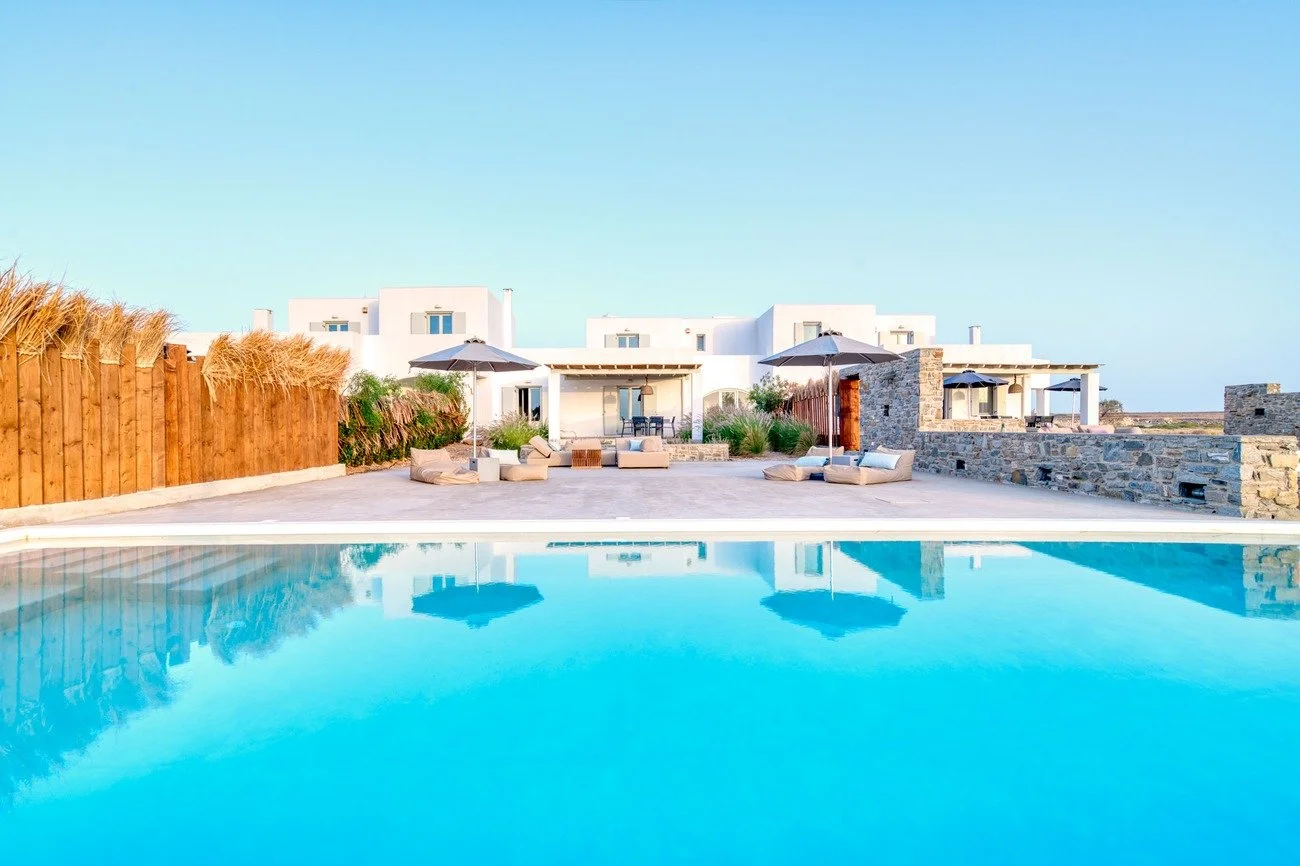 Villa-Tansy-swimming-pool-view.jpeg