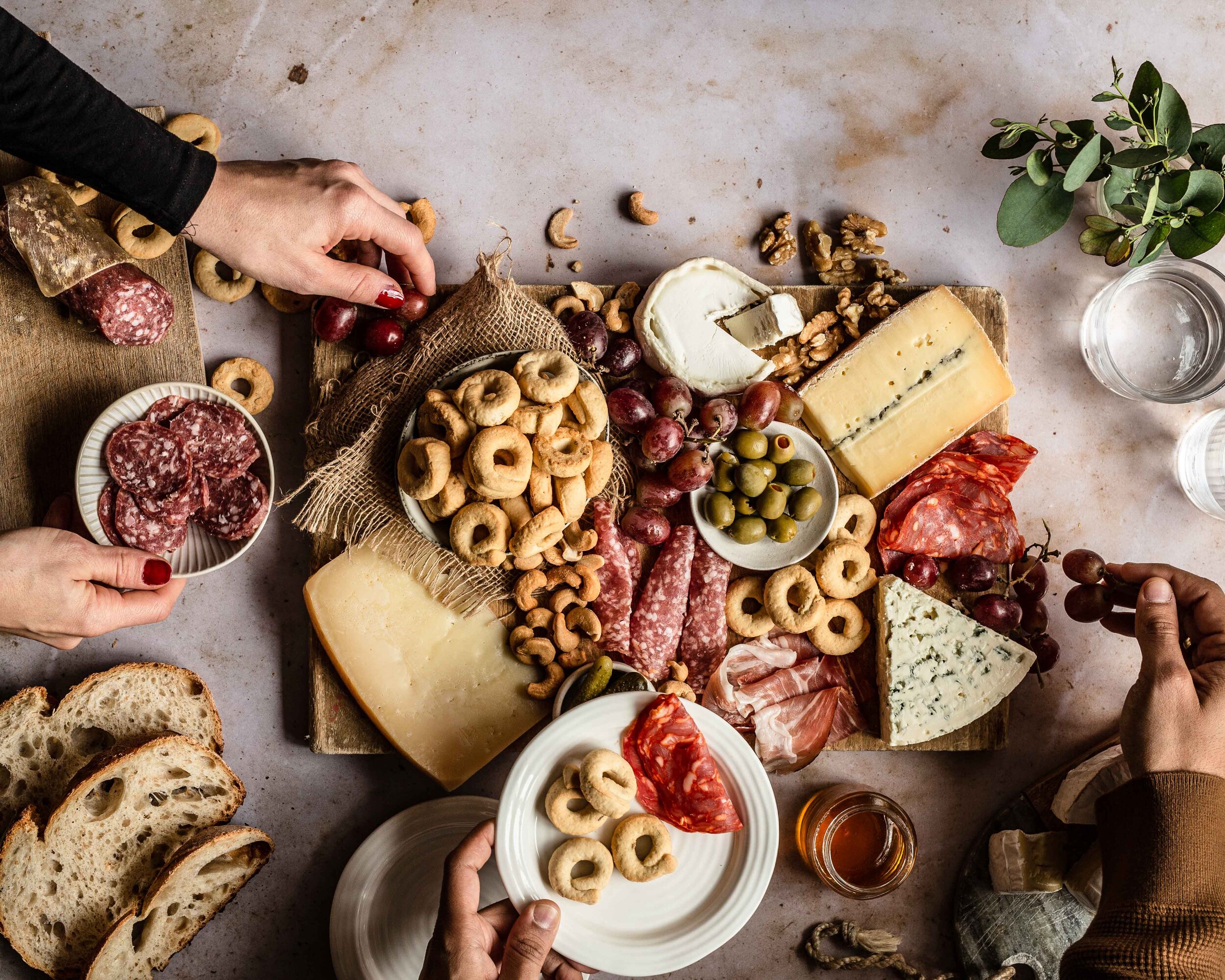 Wurst Und Kaseplatte Perfekt Gestylt Fur Dein Silvester Buffet Klara Ida