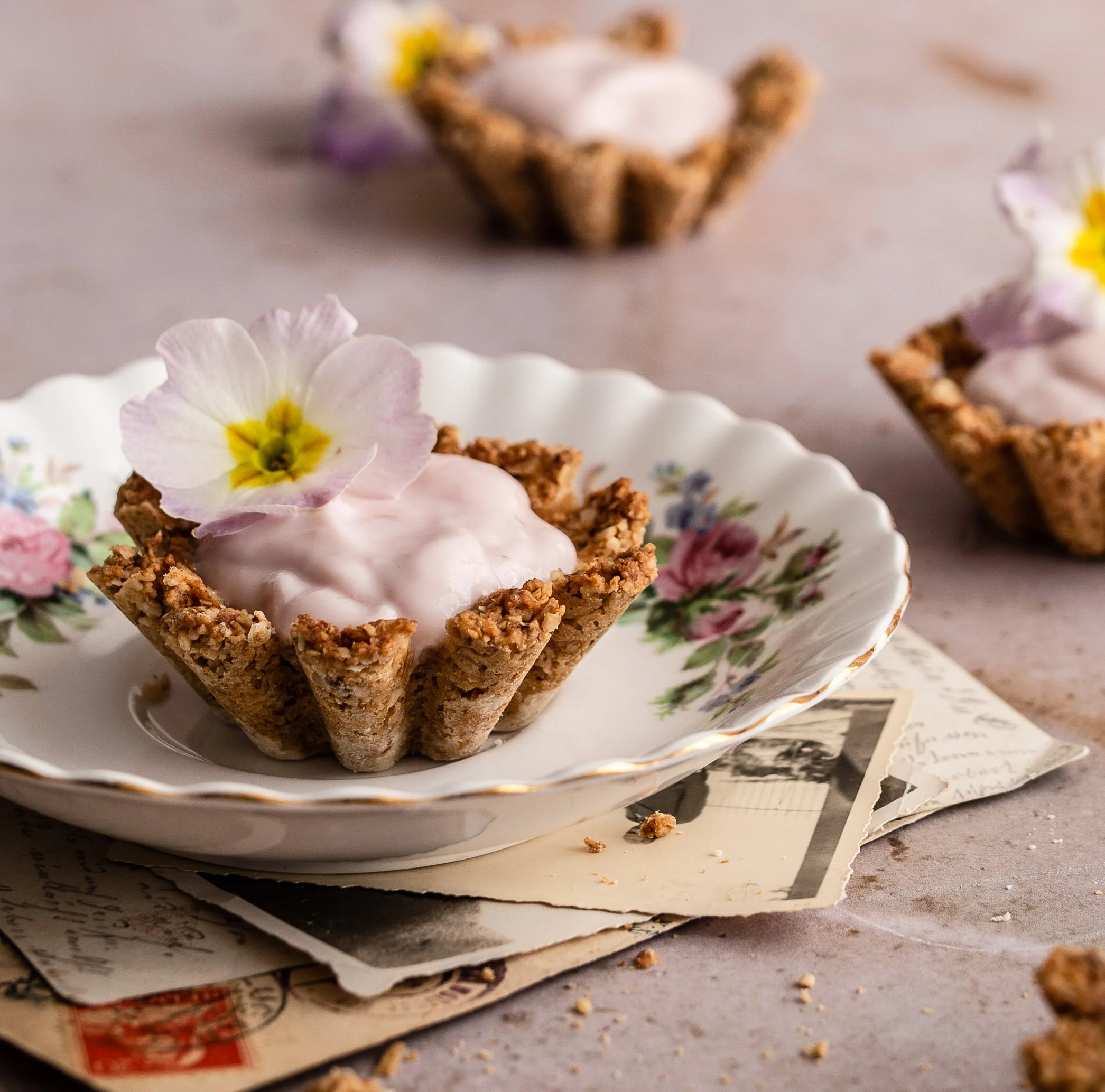 Granola Cups aus der Muffinform Knusprige Müslischalen zum Mitessen