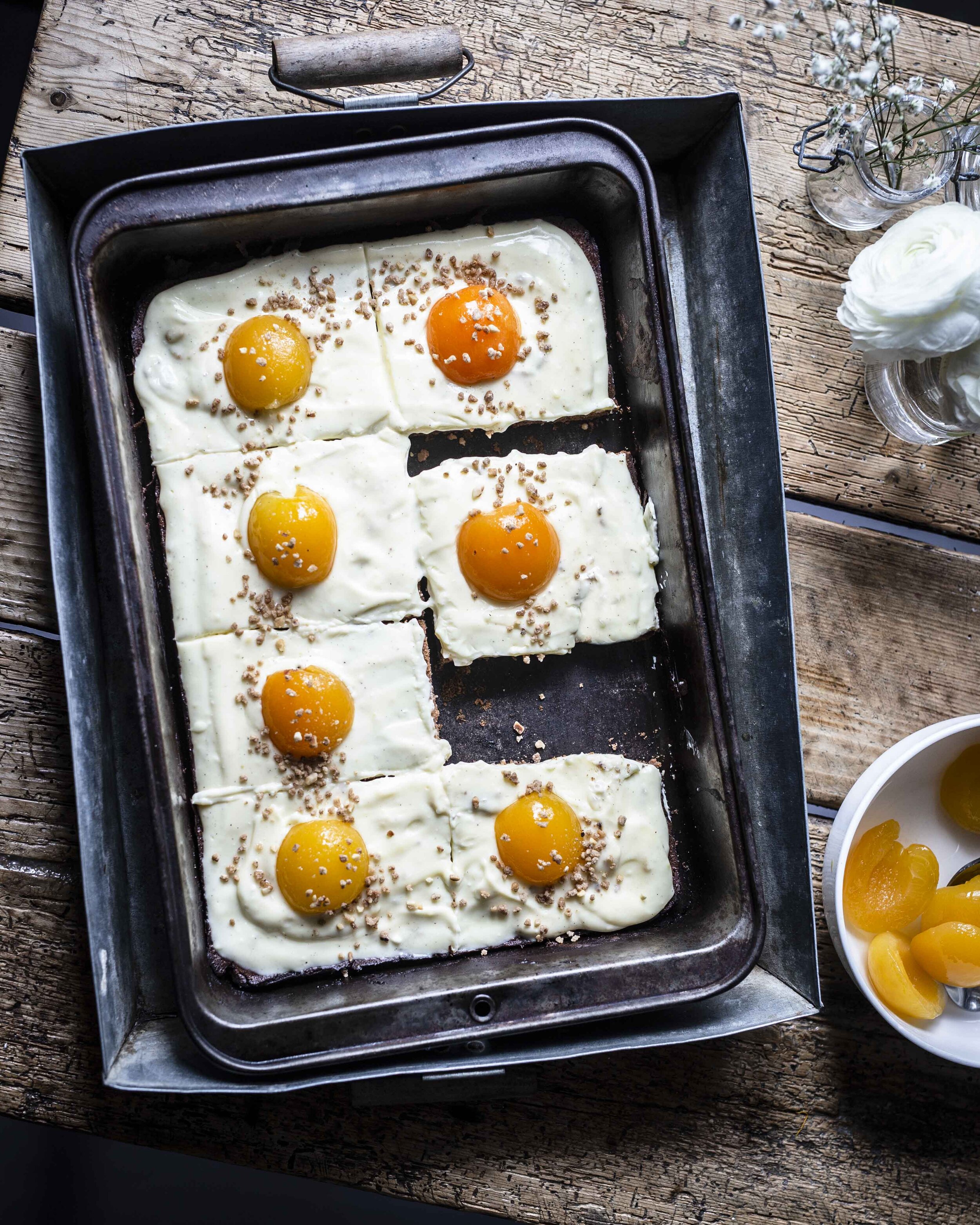 Spiegeleierkuchen mit Quark und Schoko-Nuss-Boden zu Ostern - Klara &amp; Ida