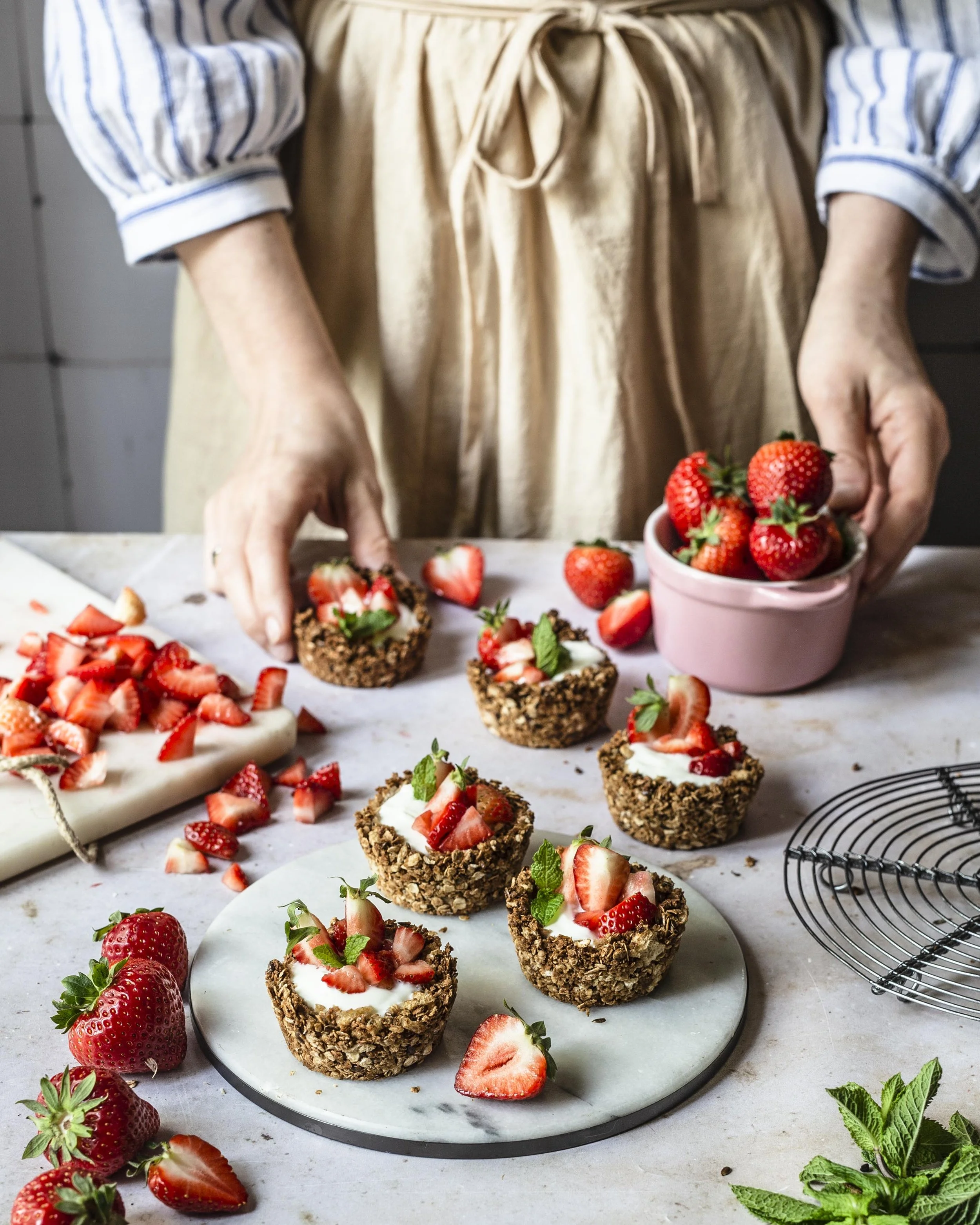 Granola Cup mit Haferflocken, Joghurt und Erdbeeren Klara & Ida