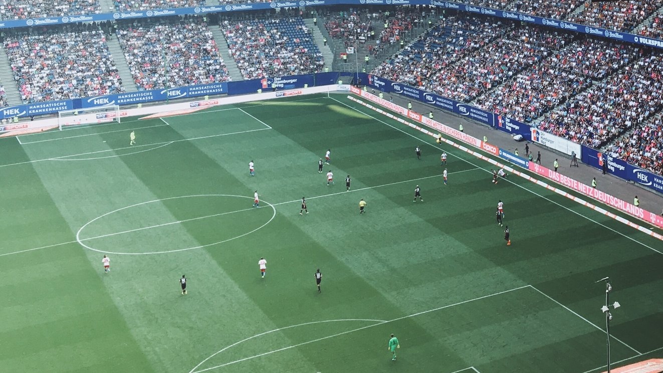 Sportevenemang Hela elva olika klubbar i USA:s högsta sportligor är hemmahörande i Florida. I Baseball-ligan (MLB) återfinns Miami Marlins och Tampa Bay Rays. I NBA Orlando Magic och Miami Heat, i MLS finns också två klubbar i Florida-området: Inter Miami och Orlando City. Två lag är hemmahörande i NHL i Florida Panthers och Tampa Bay Lightning. Tre klubbar spelar i NFL i Miami Dolphins, Jacksonville Jaguars samt Tampa Bay Buccaneers.