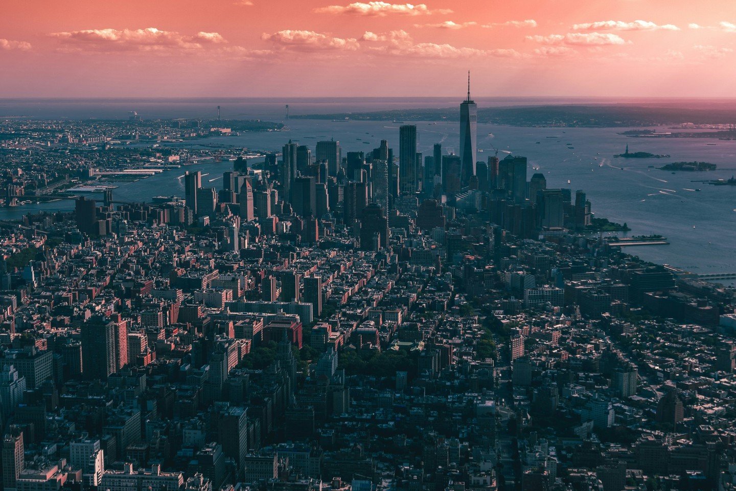 Upplev en vecka i v&auml;rldens mest k&auml;nda stad, New York. G&aring; p&aring; en av Broadway:s musikaler eller p&aring; ett sportevenemang, vi anpassar resan efter dig och ditt reses&auml;llskap!

https://travelzmart.se/resa-en-vecka-i-new-york

