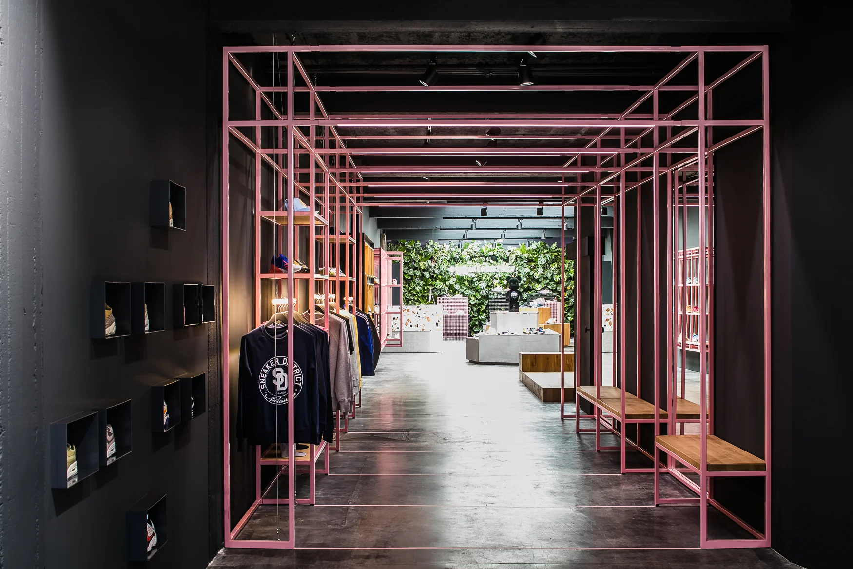 12. barde+vanvoltt_sneaker-district-antwerpen-photo-cafeine-be.jpg