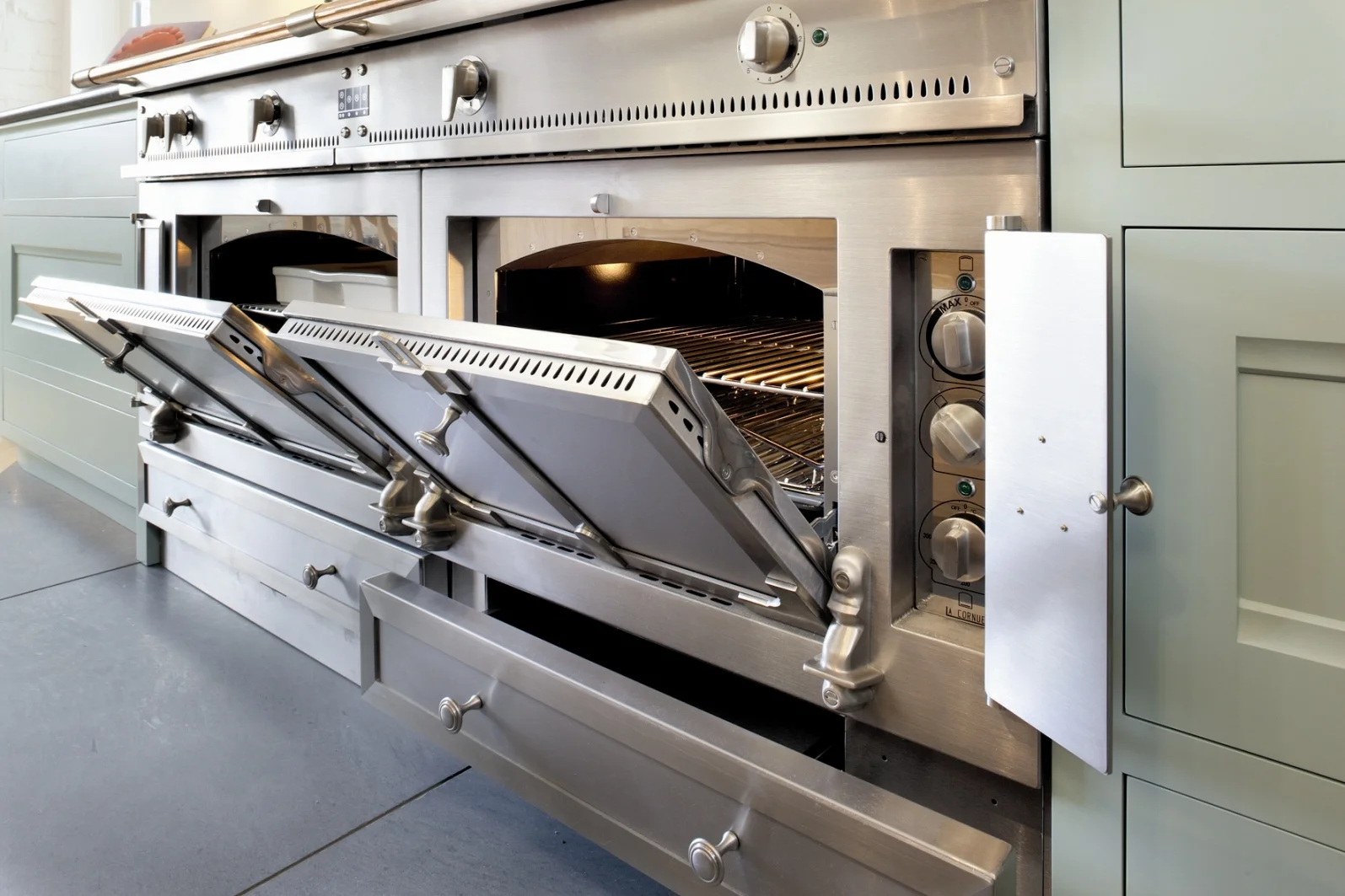 la cornue vaulted oven.jpg