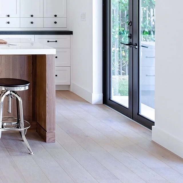 1 of 6 | ⠀⠀⠀⠀⠀⠀⠀⠀⠀
Kitchen inspiration - I figured we all have been spending more time in our kitchens than we usually do lately. And probably wishing for something better. I guess we could use some inspiration. This beautiful kitchen project was car