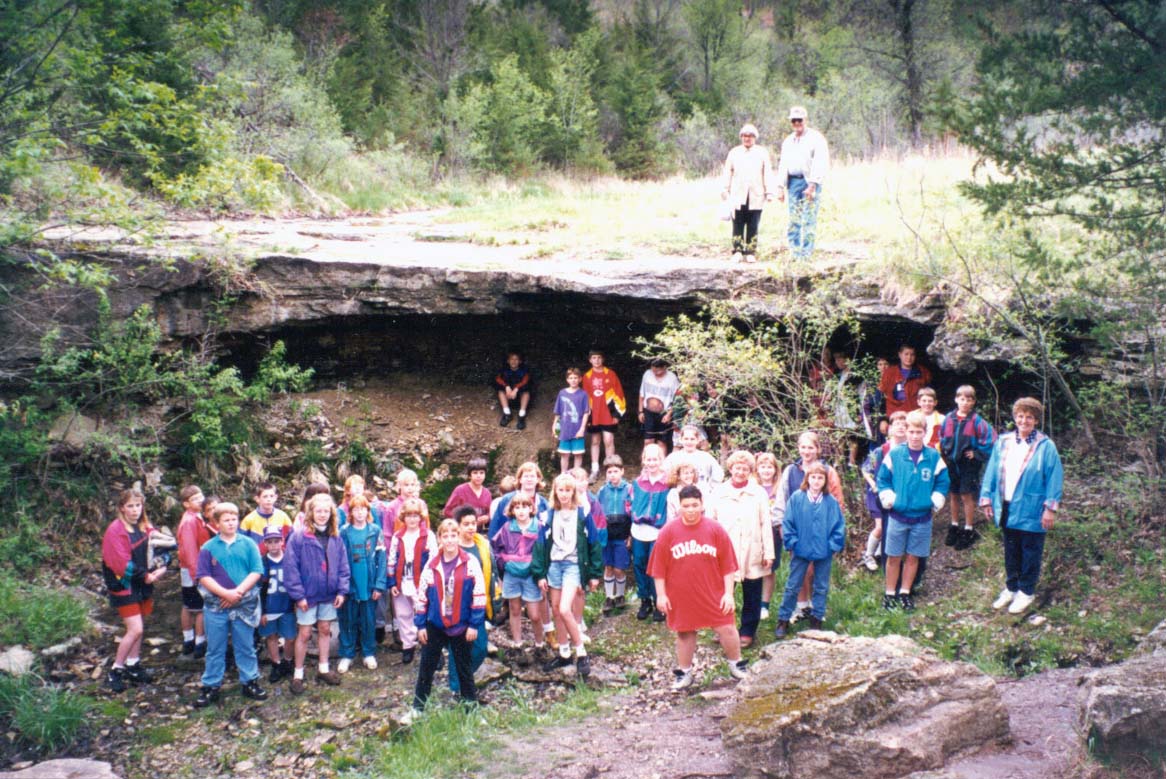 Alcove Spring School children