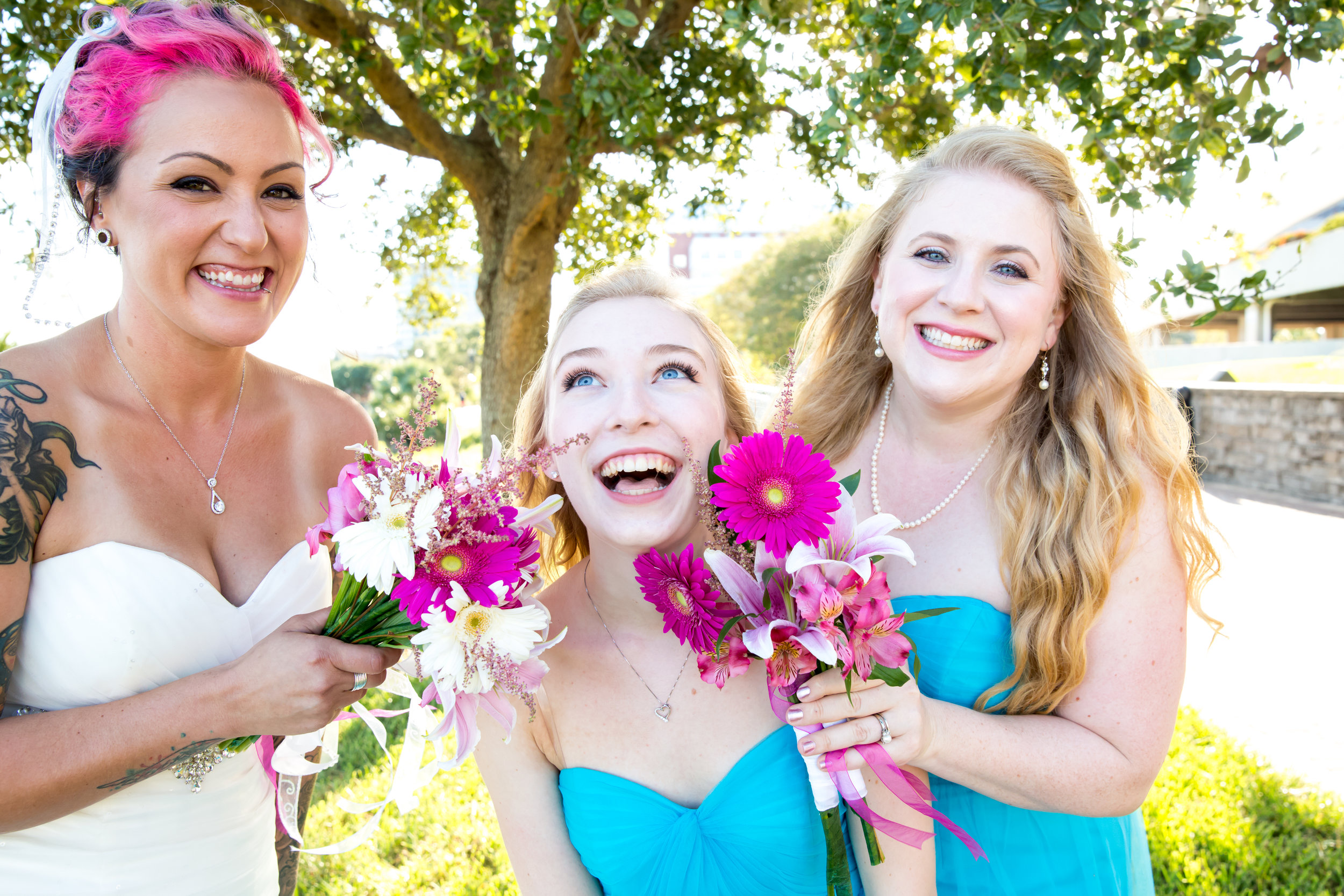 High-Kick-Photography-Wedding-Portraits-Funny-Jacksonville-Florida-Bride-Bridesmaids-Sisters-Pink-Teal-Dresses-LR-3.jpg