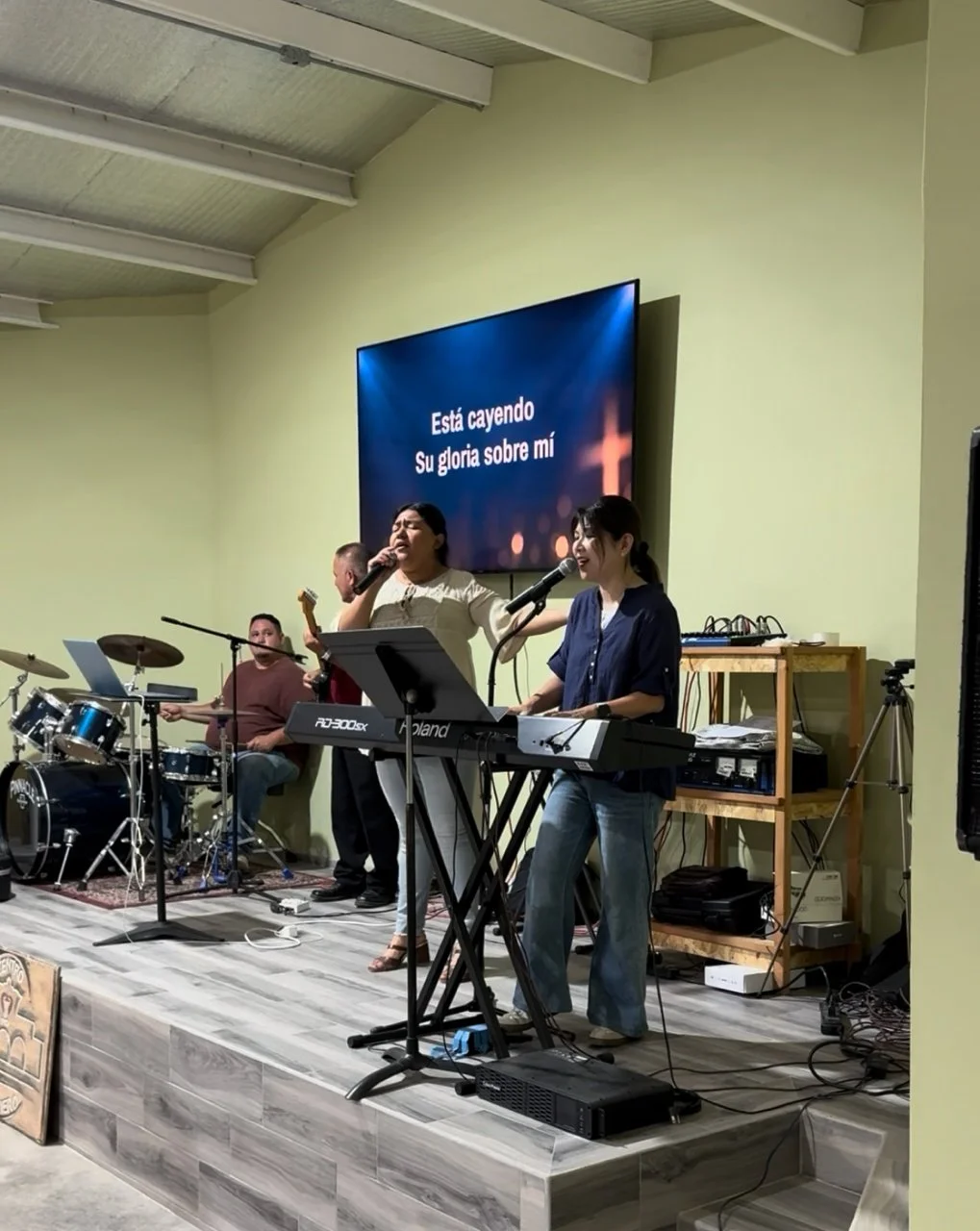 worship-team.jpg