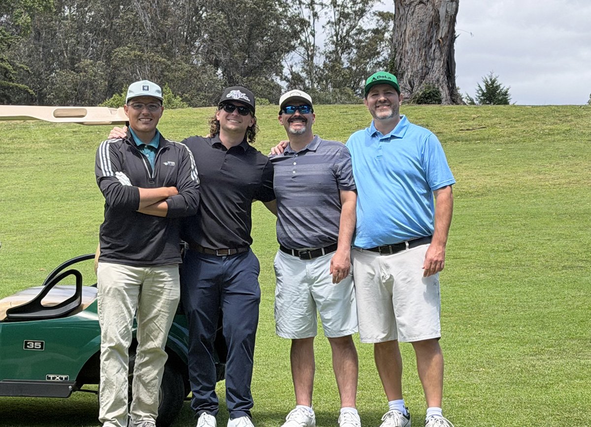 9165Golfgroup_LR.jpg