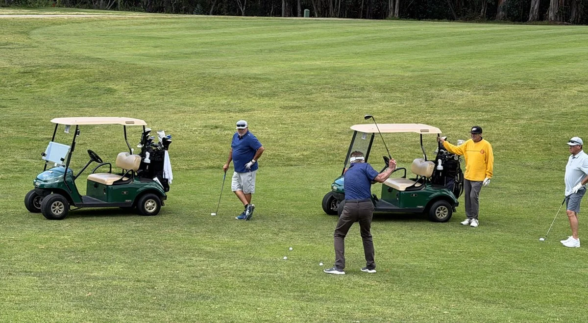 9150golf_play_LR.jpg