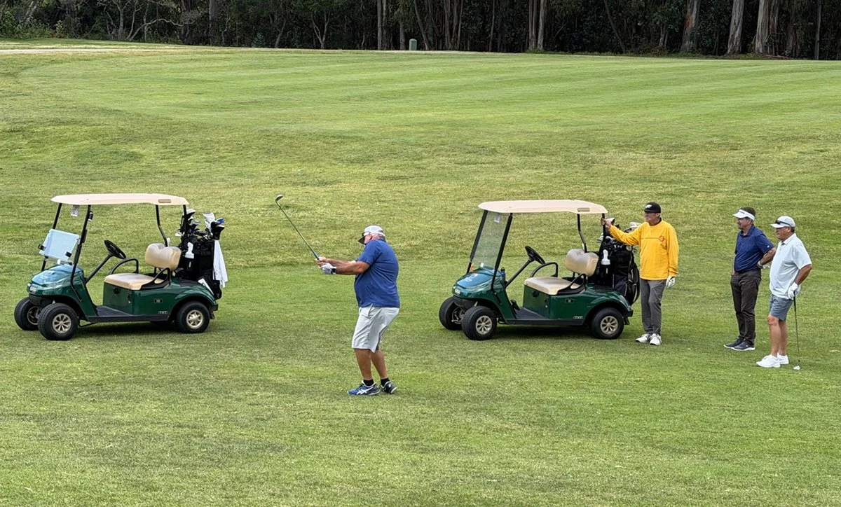 9152golf_play_LR.jpg