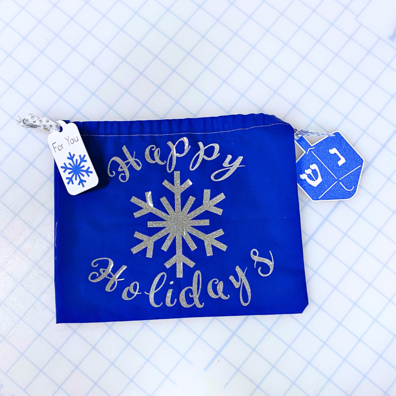 julieholidaysmall.png