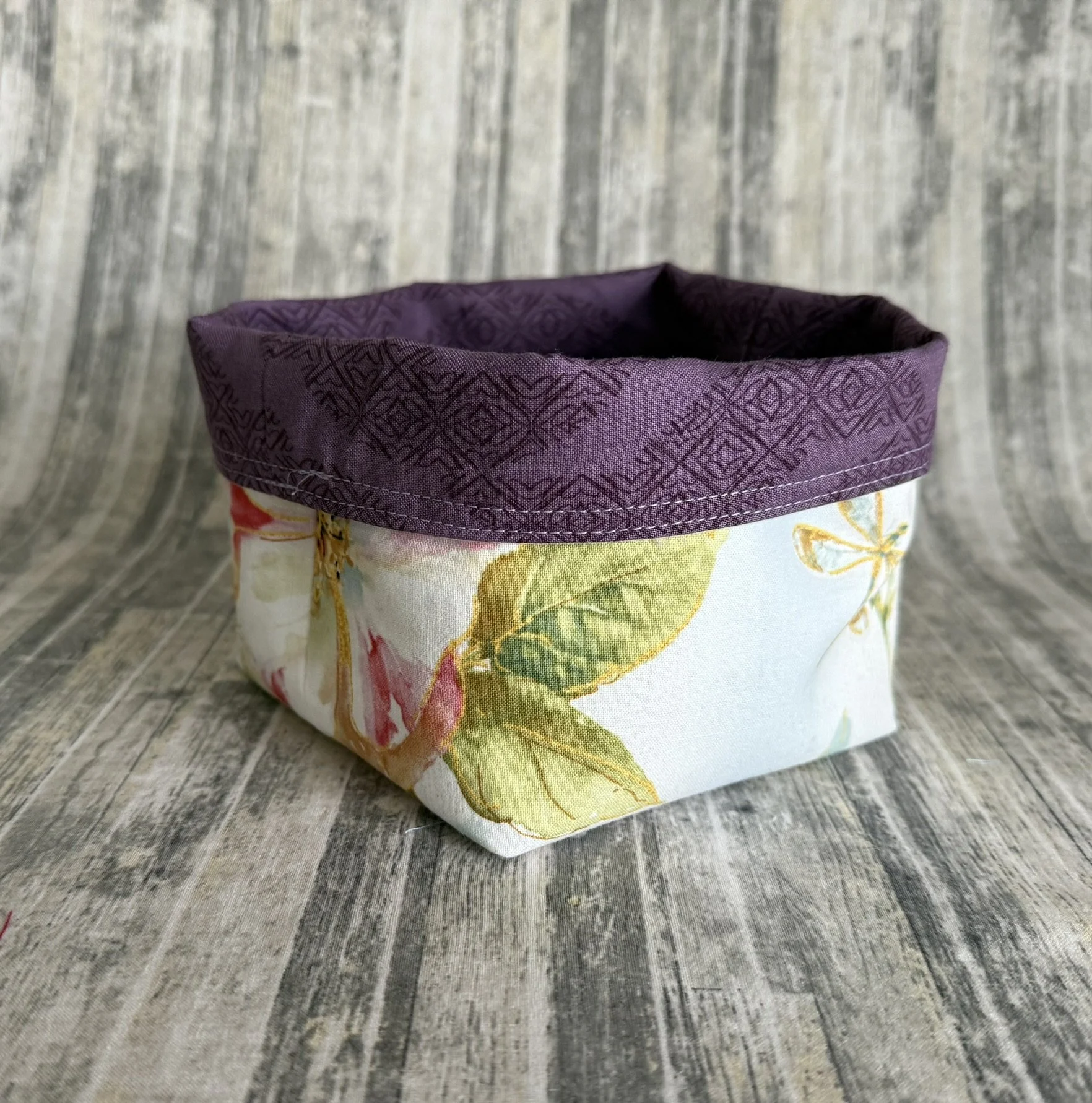 Small Reversible Basket - Beginner level sewing