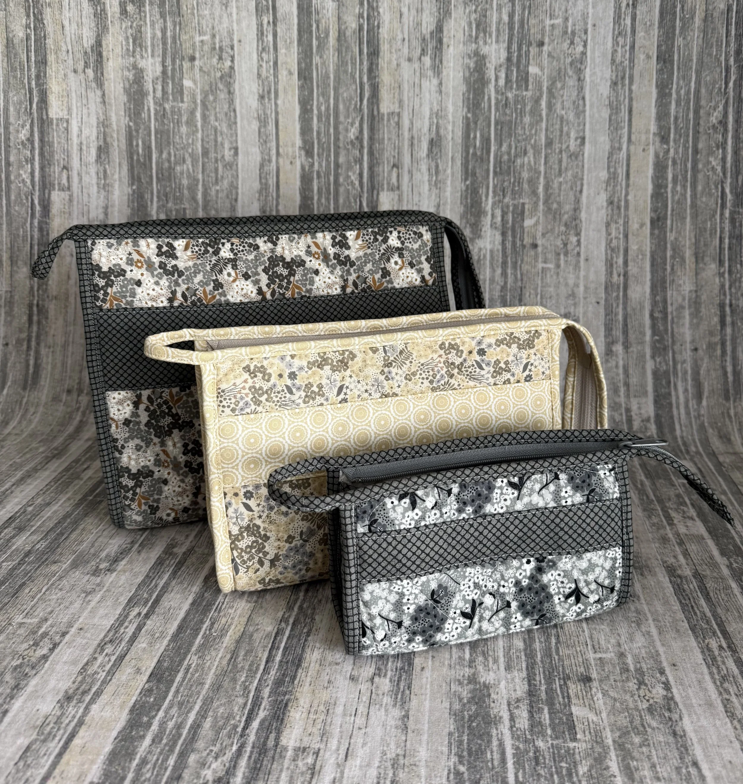 Open Wide Zippered Pouch Kit with Fabric Choices