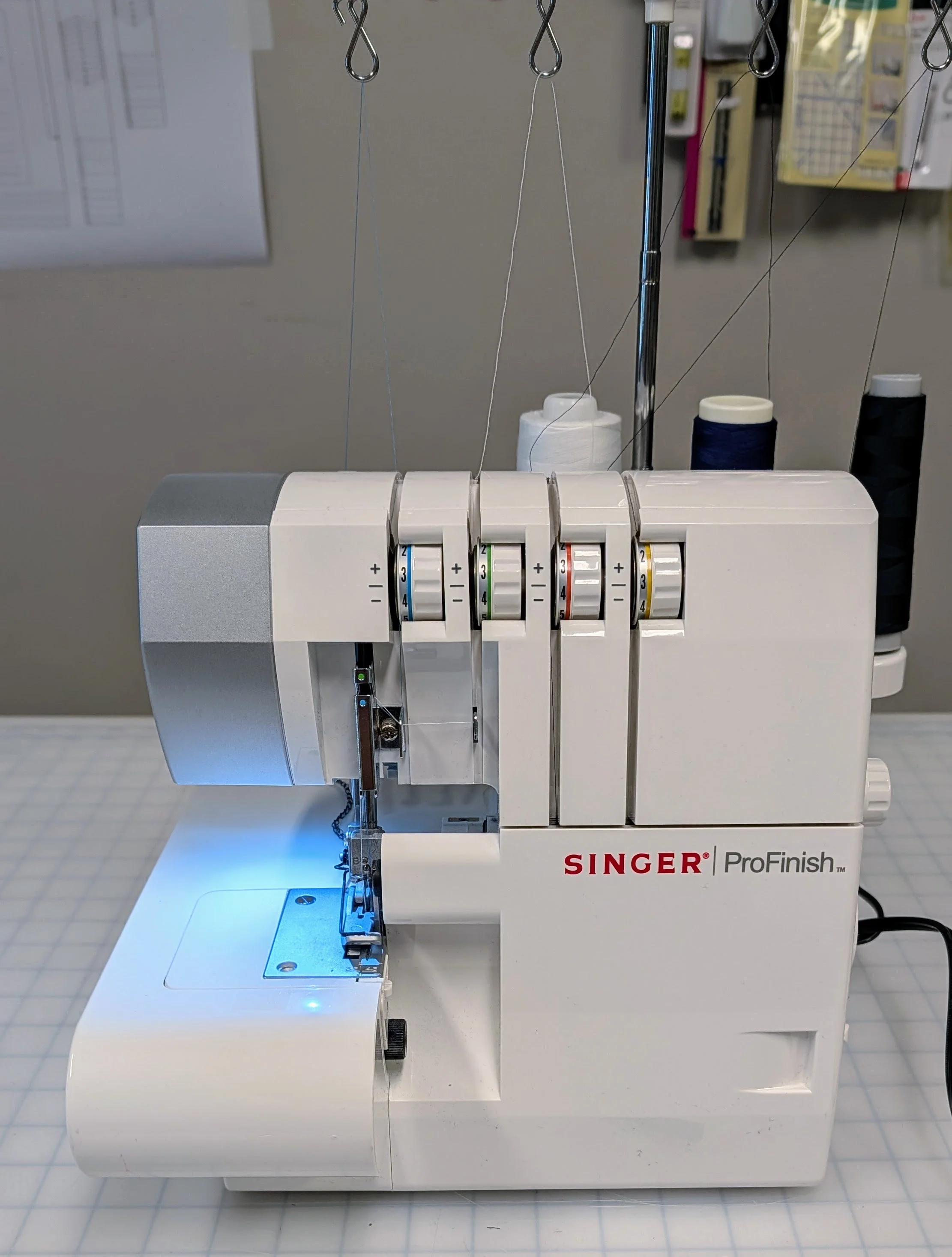 Singer Pro-Finish Overlocker/Serger Pre-Owned