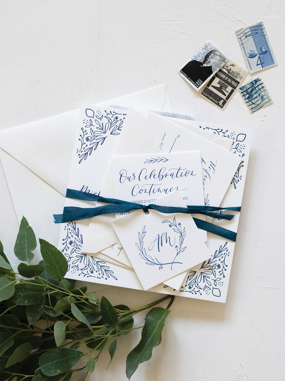 Classic Wedding Crest Invitation Suite